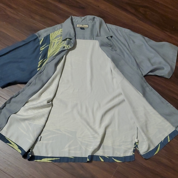 Tommy Bahama Gray 100% Silk Shirt - Picture 4 of 6